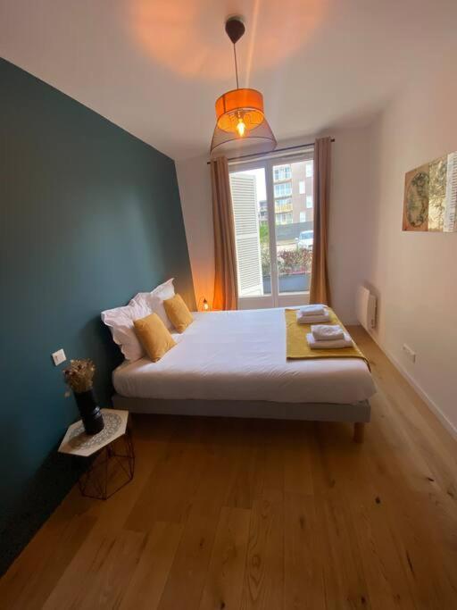 The Sunny ¤ Terrasse ¤ Proche Centre ¤ Parking ¤ Wifi Appartement Amiens Buitenkant foto